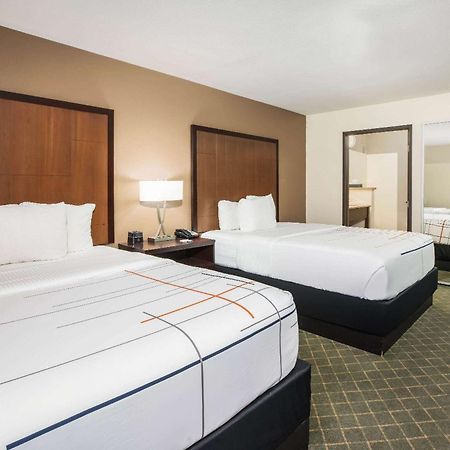 La Quinta By Wyndham Portland Airport Hotel Bagian luar foto
